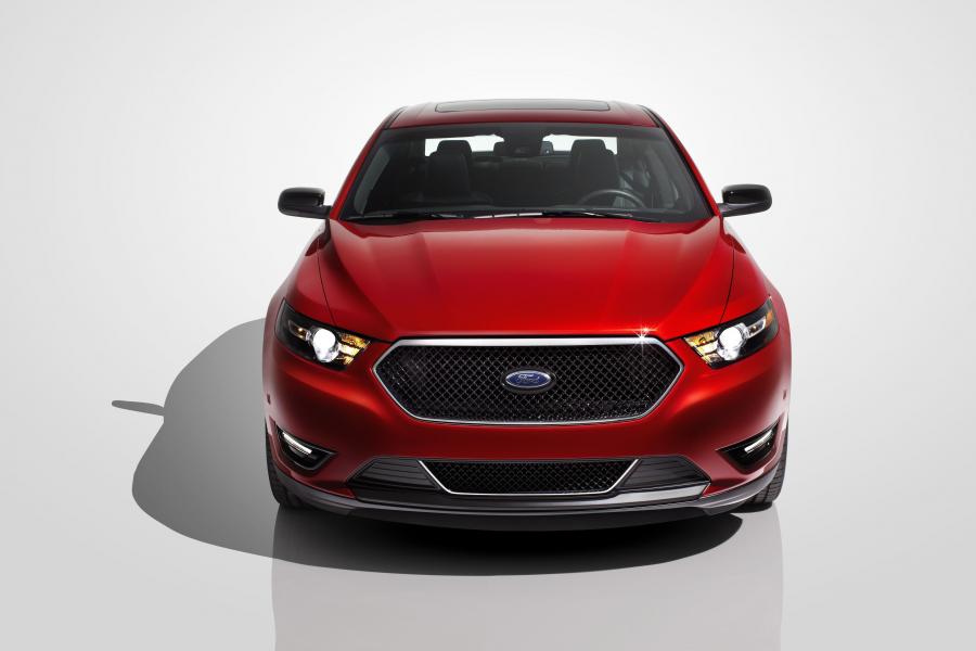  Ford Taurus SHO 2012 года  (фото 16 из 18)
